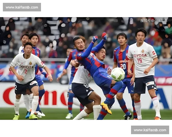 精彩瞬间回顾：本赛季足球比赛关键进球与战术解析 - 副本