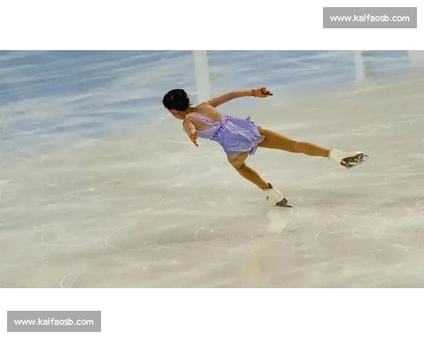 璀璨冰上舞姿花样滑冰艺术与技巧完美融合之美 - 副本 (2)